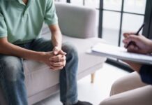 La salud mental en Chile se degradó a su peor nivel en cuatro años, según informe de la ACHS y la UC